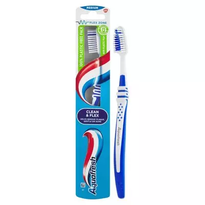 Aquafresh Clean And Flex Medium Toothbrush