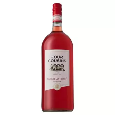 Four Cousins Sweet Rose 1.5l Four Cousins Sweet Rose 1.5l