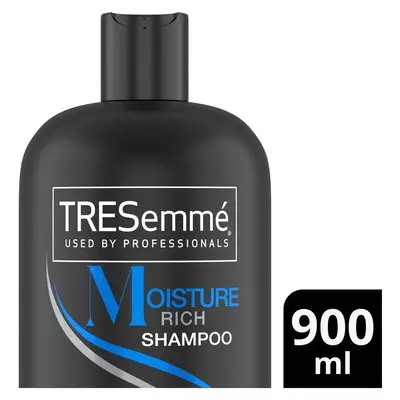 Tresemmé Moisture Rich Moisturizing Shampoo for Dry Hair 900ml