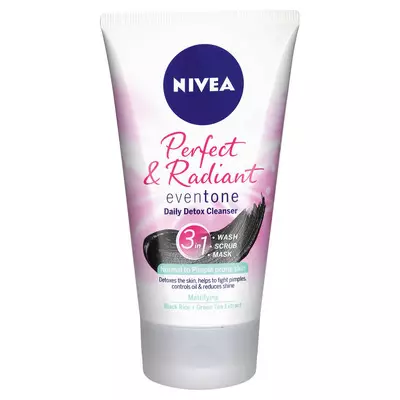 NIVEA FACE WASH PERFECT&RAD CHARC 150ml